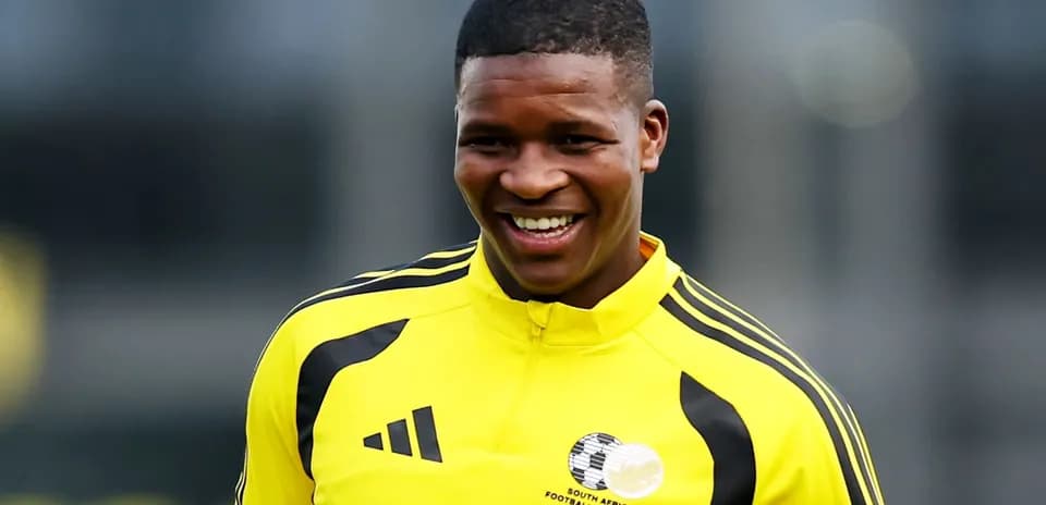 Jugador sonriendo durante sesión de entrenamiento