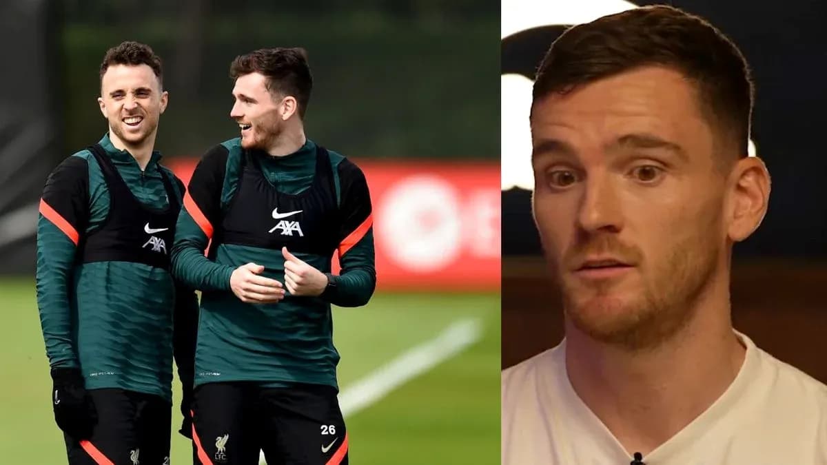 Dos jugadores de Liverpool en entrenamiento sonrientes