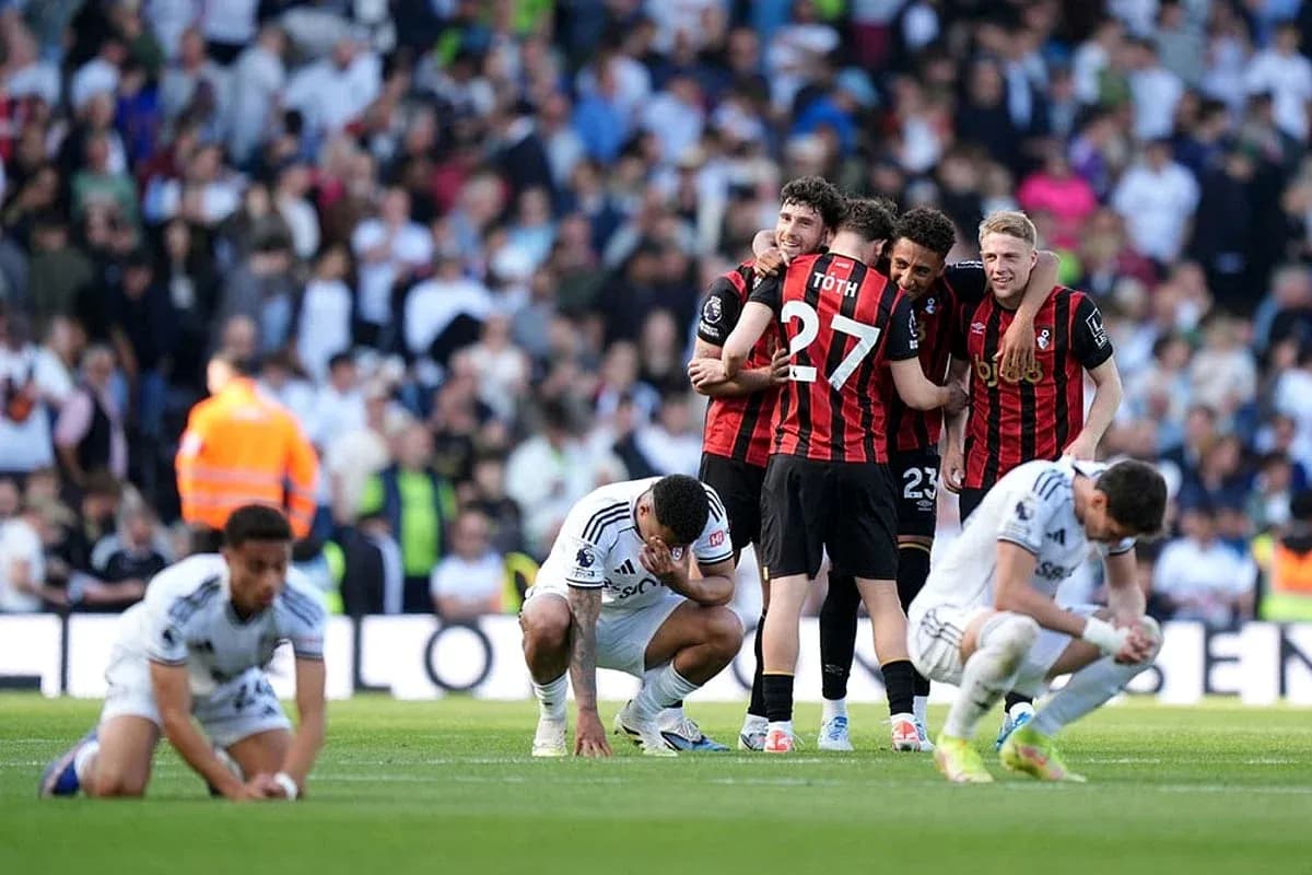 Jugadores de Bournemouth celebrando en el campo