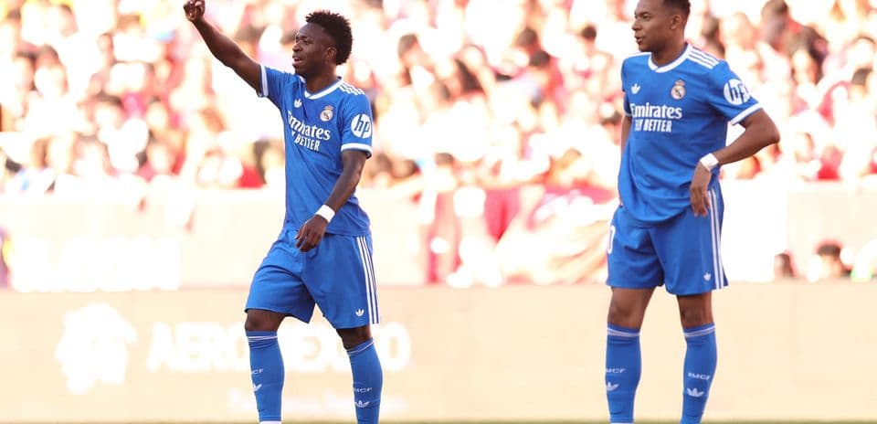 Vinícius Jr. y Mbappé en partido de La Liga