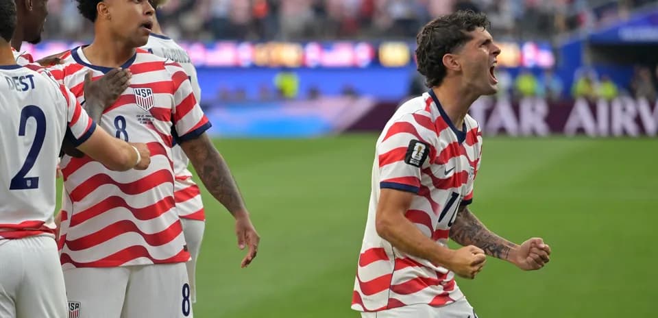 Jugadores de Estados Unidos celebrando un gol