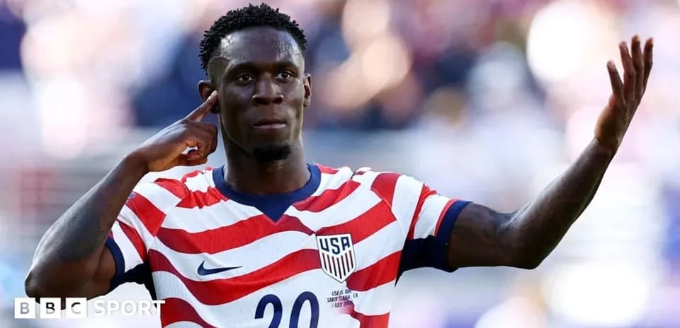 Jugador de Estados Unidos celebrando un gol
