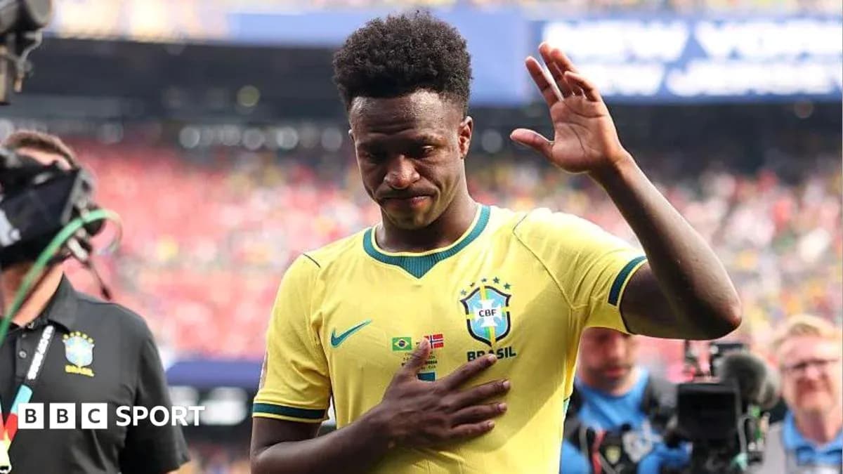 Jugador brasileño saludando tras el partido