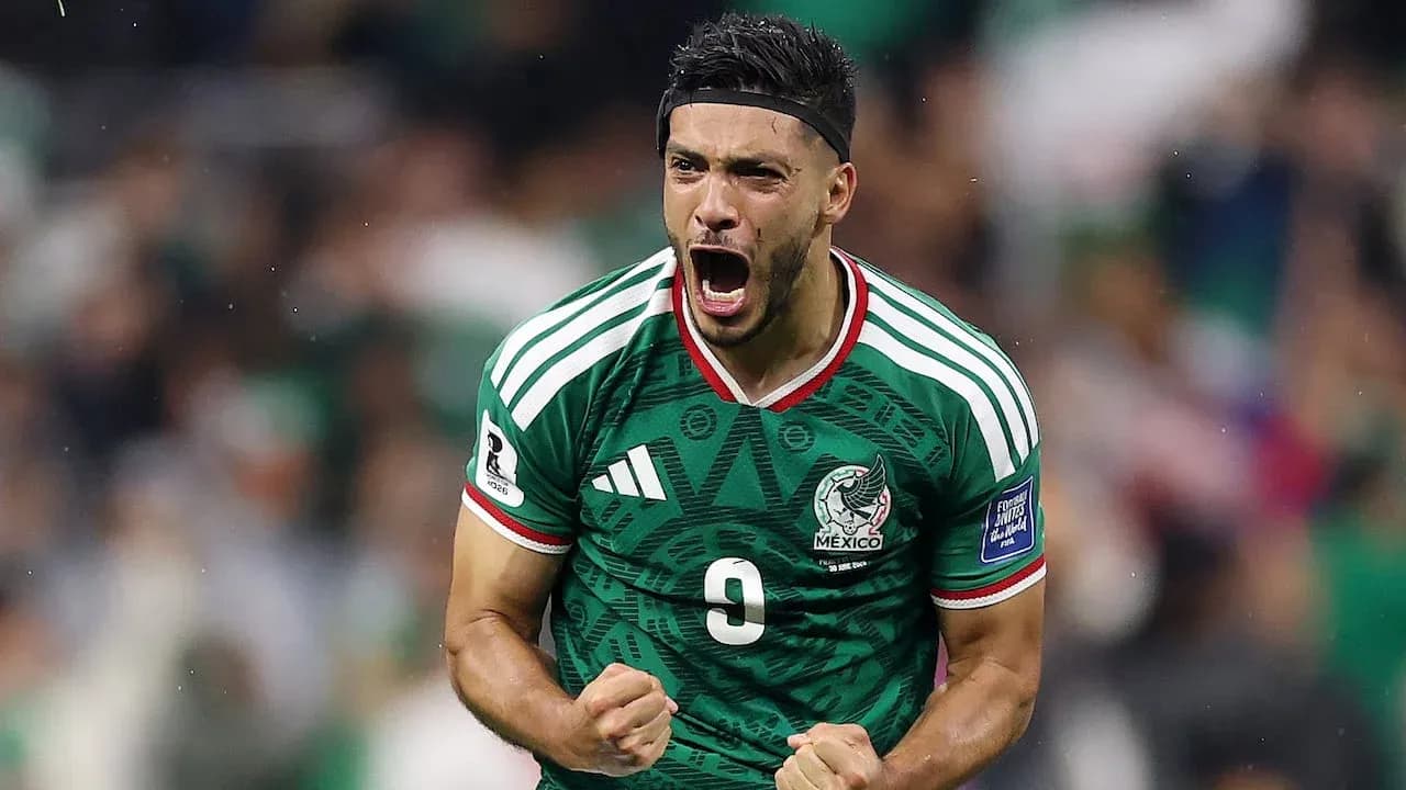 Jugador de México celebrando un gol