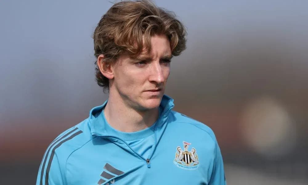 Jugador de Newcastle United en sesión de entrenamiento