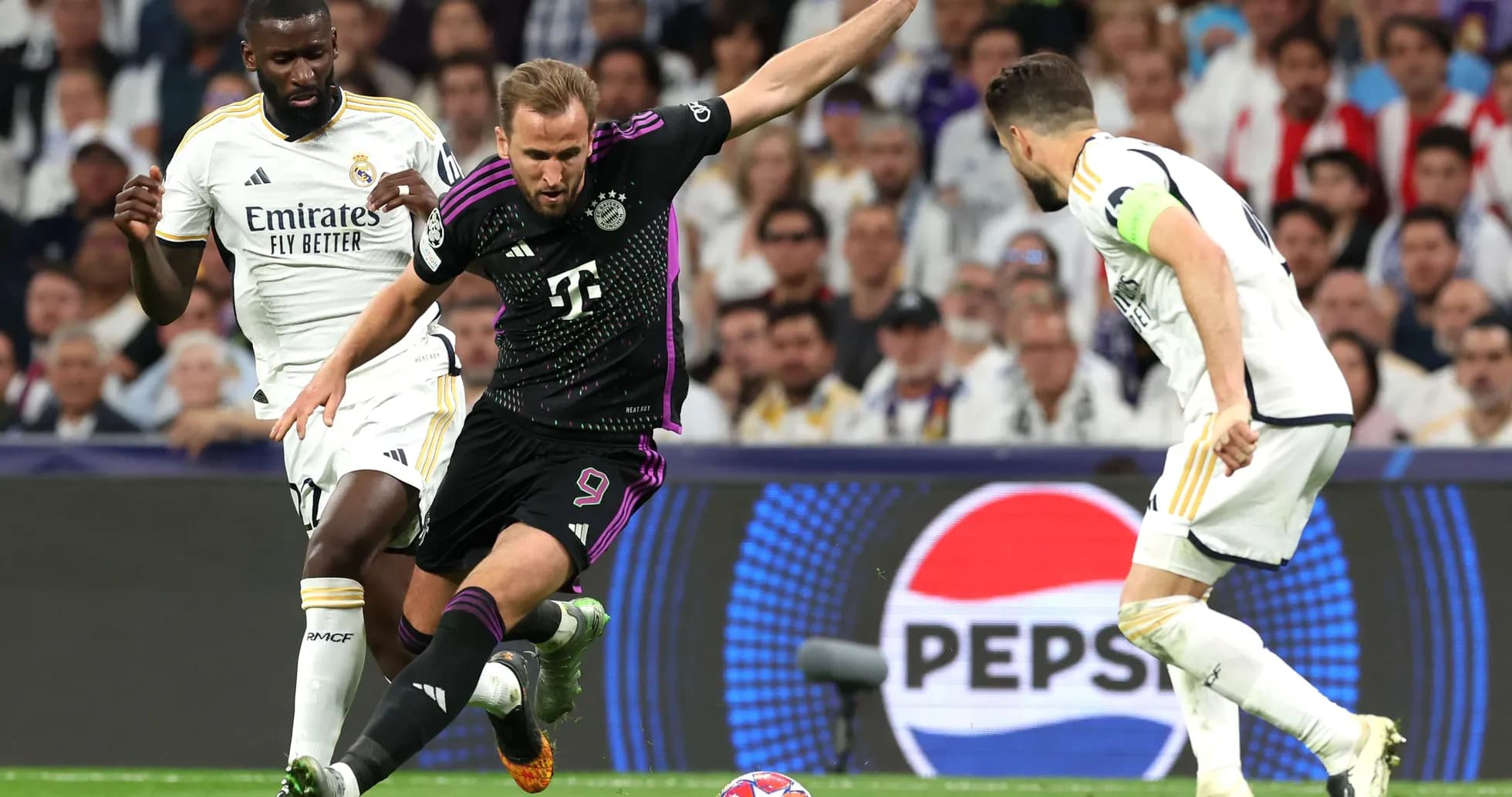 Acción de jugadores durante el partido