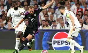 Acción de jugadores durante el partido