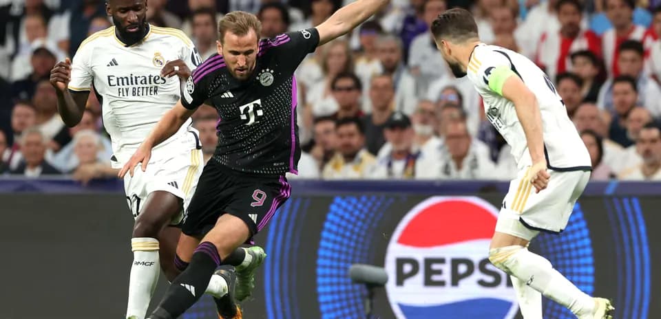 Acción de jugadores durante el partido