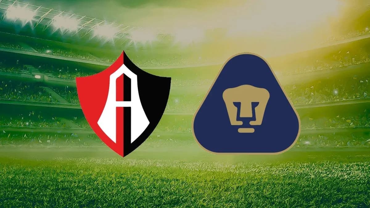 Logos de Atlas y Pumas en el campo