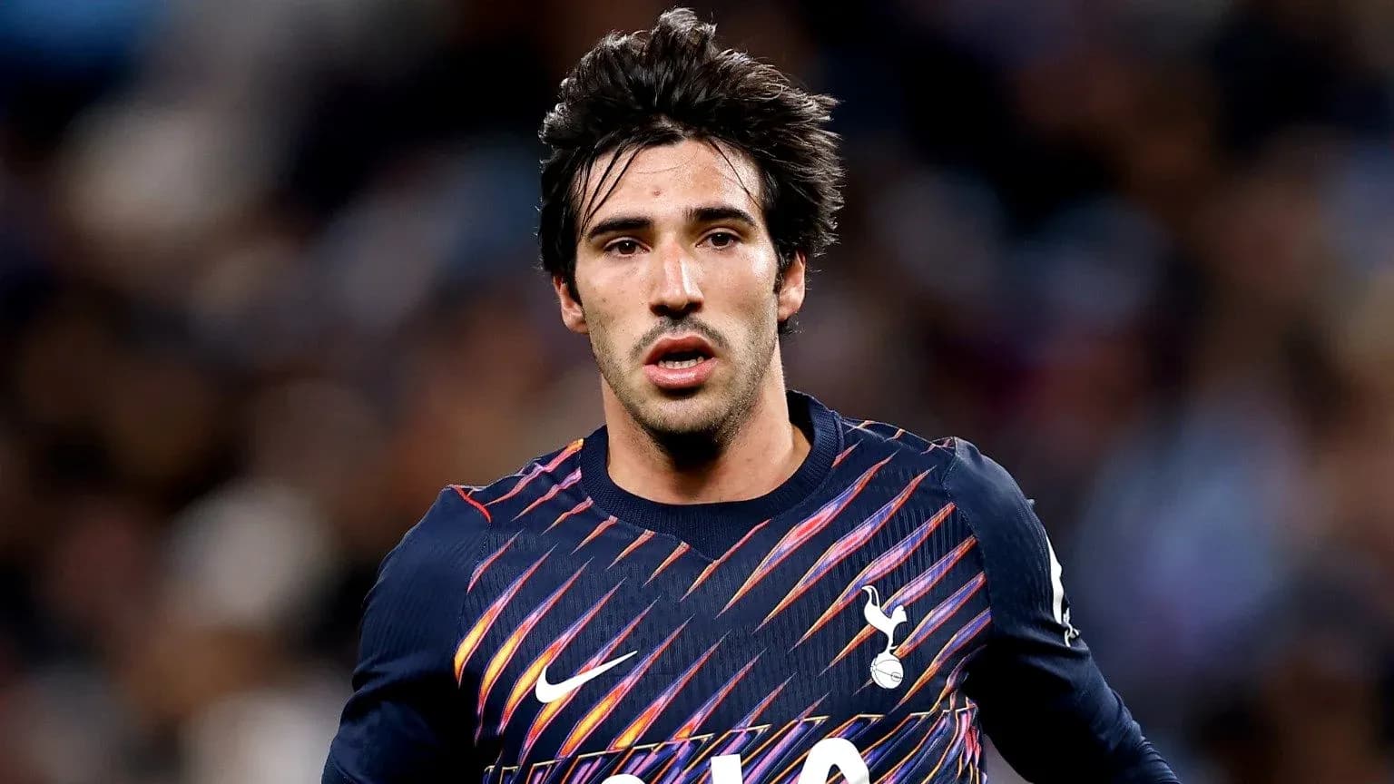 Jugador de Tottenham en acción durante un partido