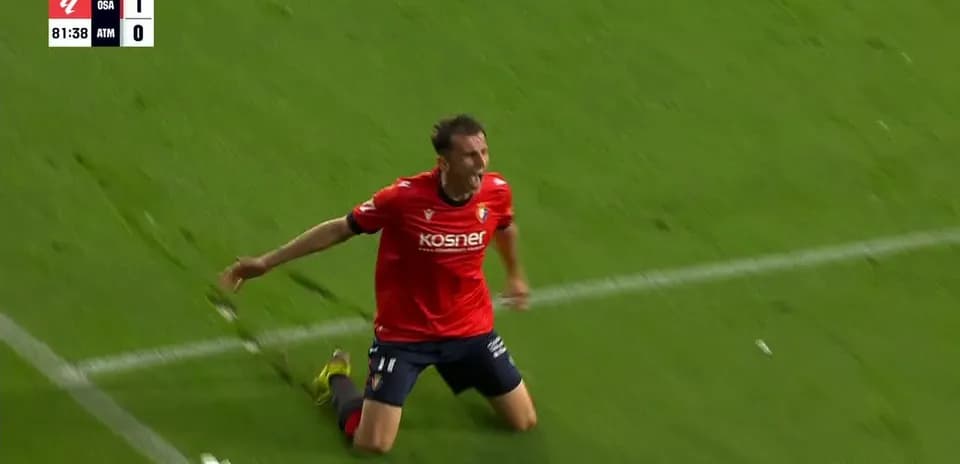 Jugador de Osasuna celebra un gol en el partido