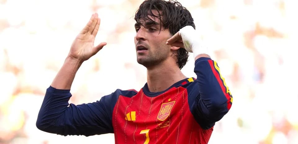 Jugador de España señalando durante el partido