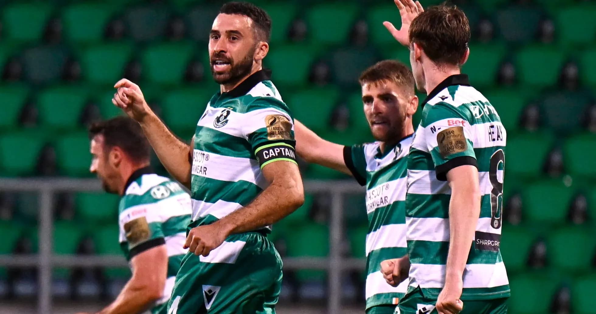 Jugadores del Shamrock Rovers celebrando un gol