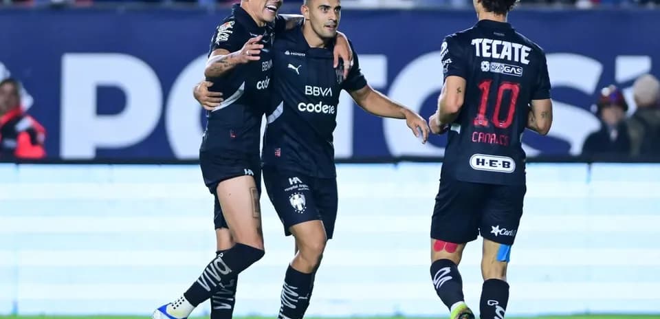 Jugadores de Monterrey celebrando un gol