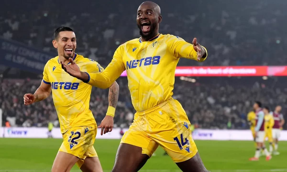 Jugadores de Crystal Palace celebrando un gol