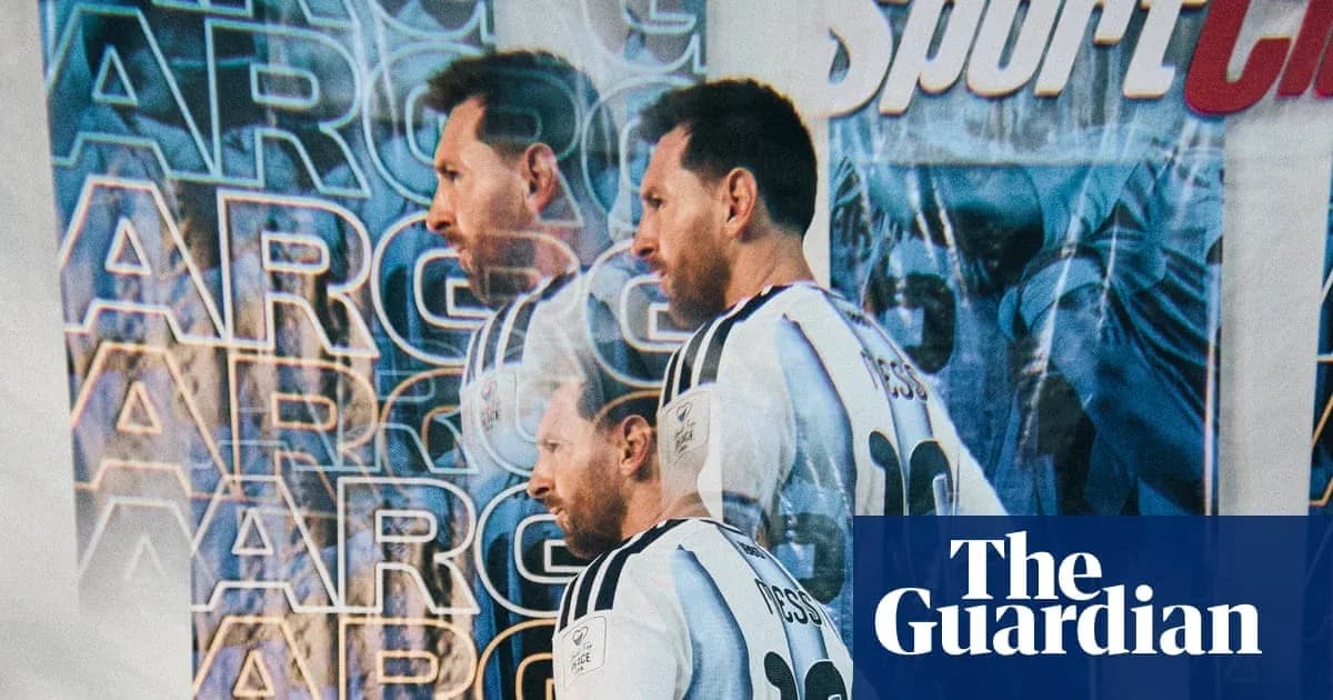 Jugador de fútbol posando frente a fondo de Argentina