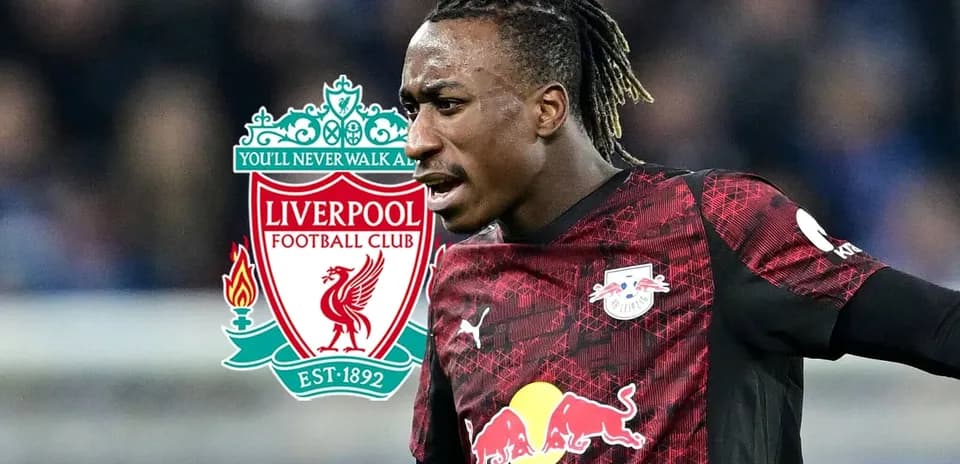 Jugador de RB Leipzig con escudo de Liverpool