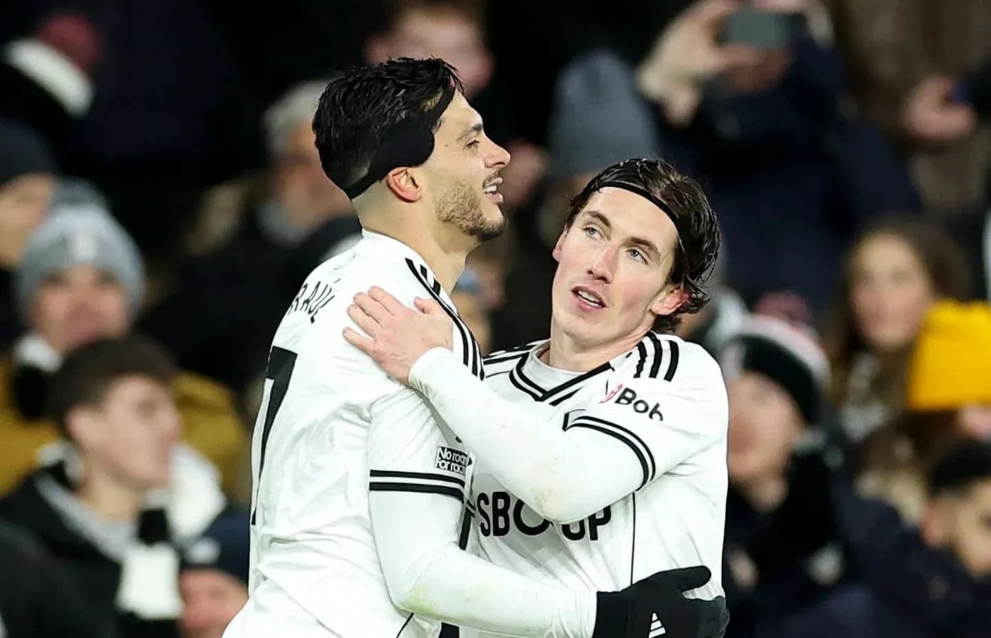 Jugadores de Fulham celebrando un gol