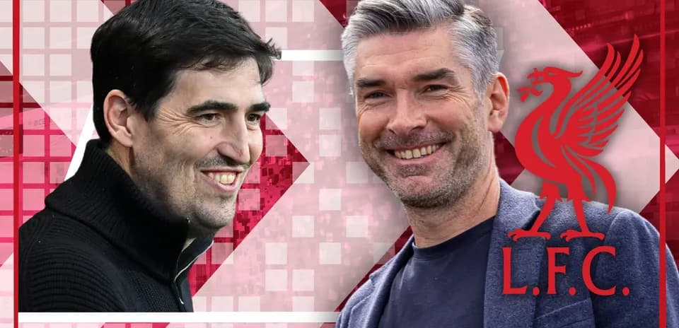 Entrenadores sonrientes de Liverpool en fondo gráfico