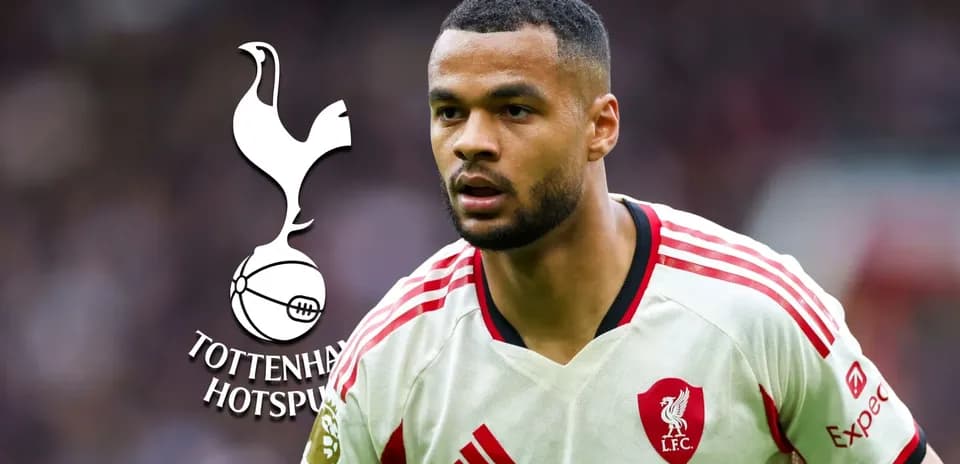 Jugador de Liverpool en acción durante un partido