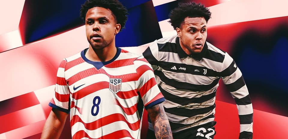 Jugador de fútbol con uniforme de Estados Unidos y Juventus