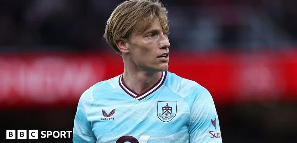 Jugador de Burnley en el campo durante el partido