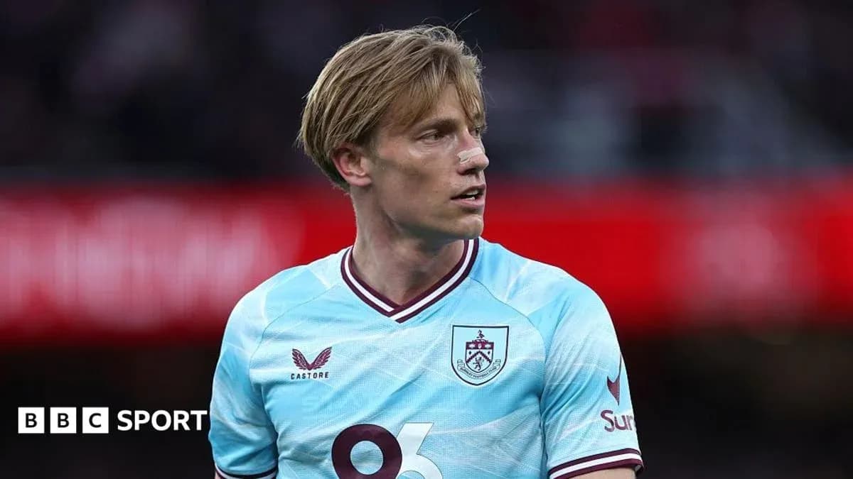 Jugador de Burnley en el campo durante el partido