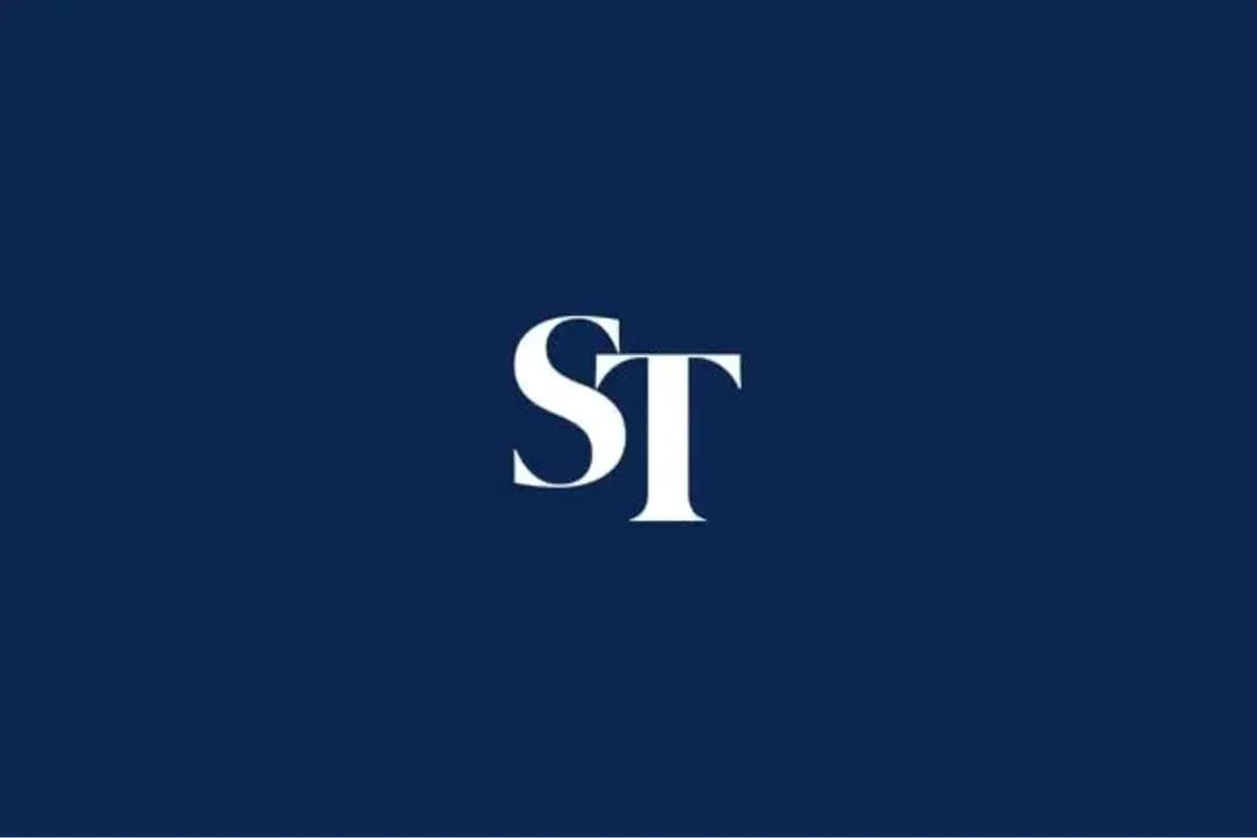 Logo de ST sobre fondo azul