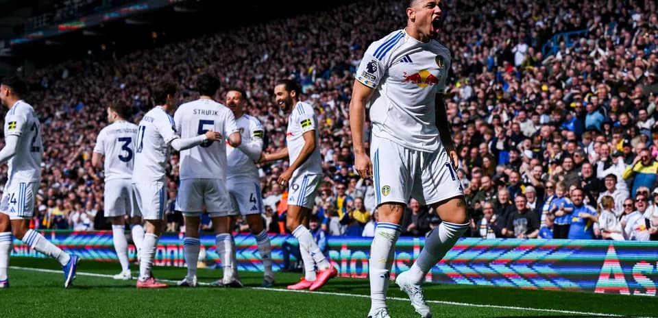 Jugador de Leeds celebrando un gol