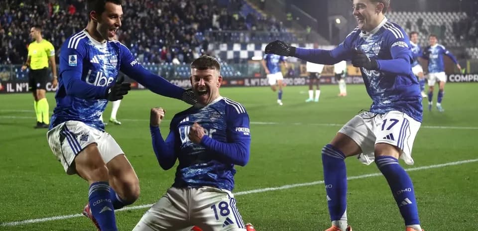 Jugadores de Como celebrando un gol