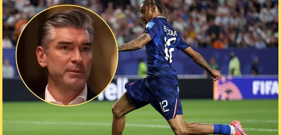 Jugador de fútbol corriendo durante un partido