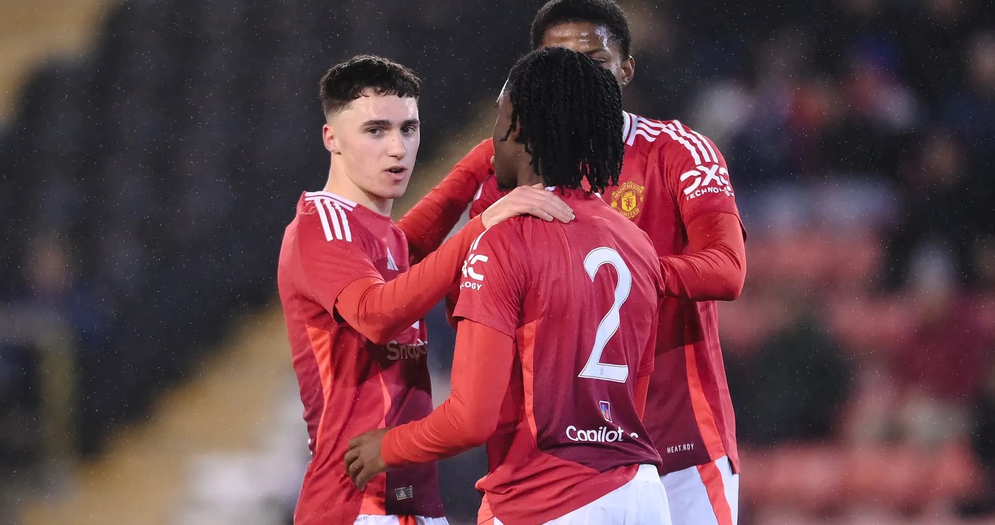 Jugadores de Manchester United celebrando un gol