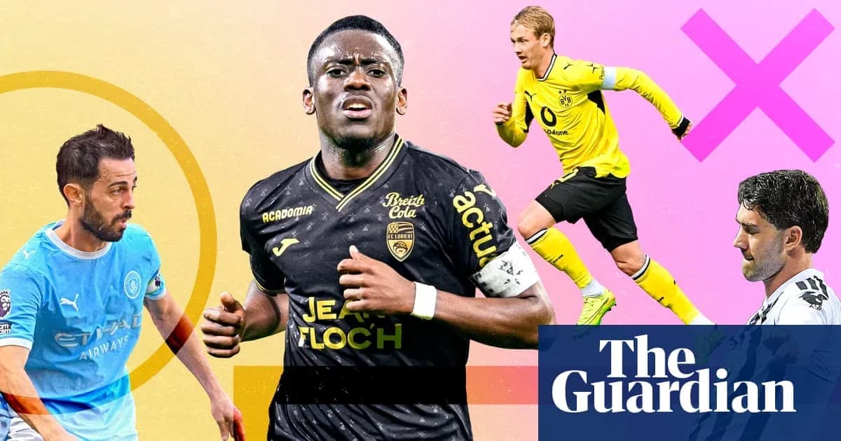 Jugadores de fútbol en acción con fondo colorido