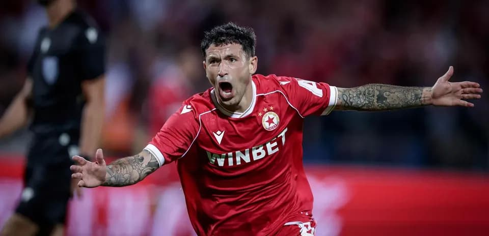 Jugador celebrando un gol en el partido