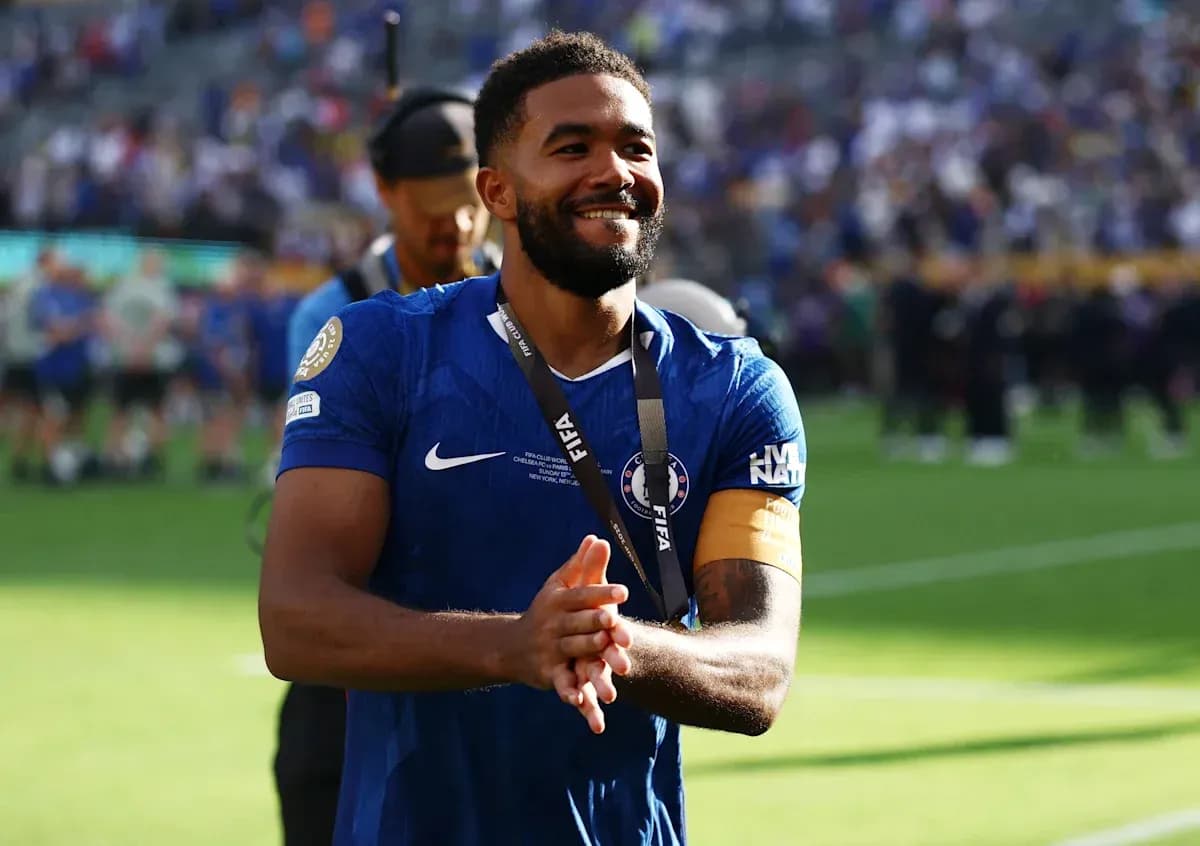 Jugador de Chelsea celebrando en el campo
