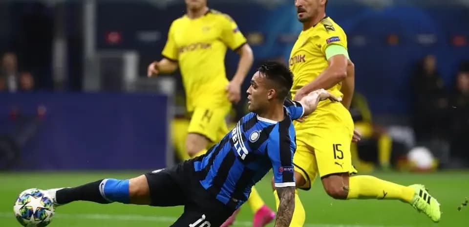 Football illustration used for match coverage - z3w3uje1.webp