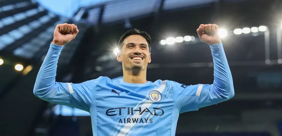 Jugador de Manchester City celebrando en el estadio