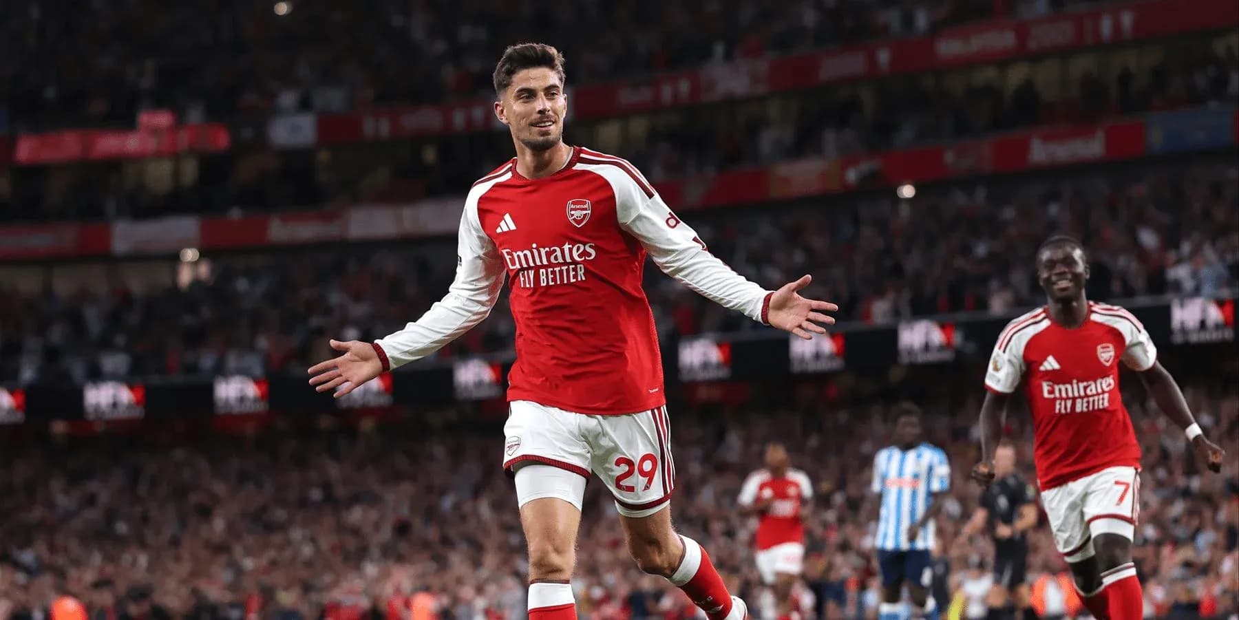 Celebración de un jugador de Arsenal en el estadio