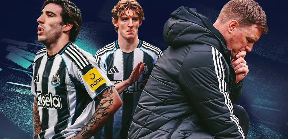 Jugadores de Newcastle y entrenador en el banquillo