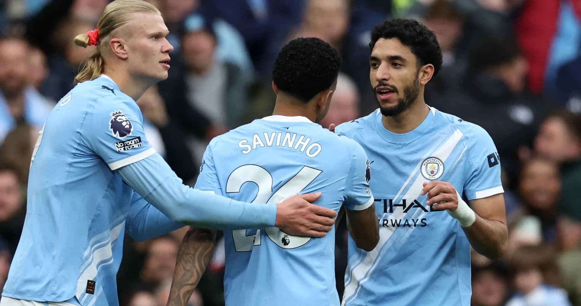 Jugadores de Manchester City celebrando un gol