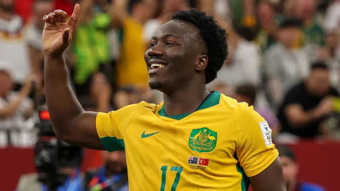 Jugador de Australia celebrando un gol en el partido