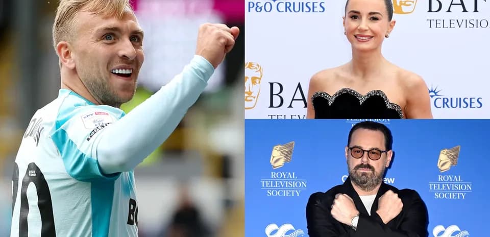 Jugador celebrando, mujer en evento y hombre posando