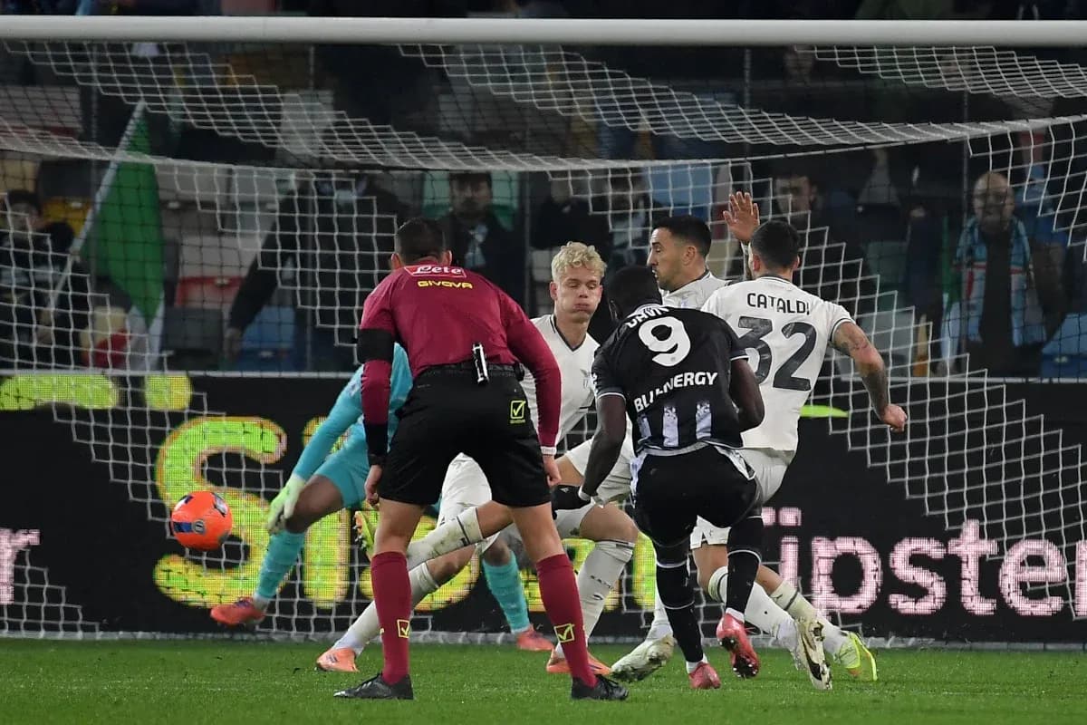 Gol de Udinese contra Lazio en Serie A