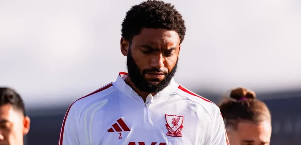 Jugador de Liverpool en la alineación antes del partido