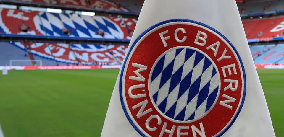 Bandera de FC Bayern Múnich en el estadio