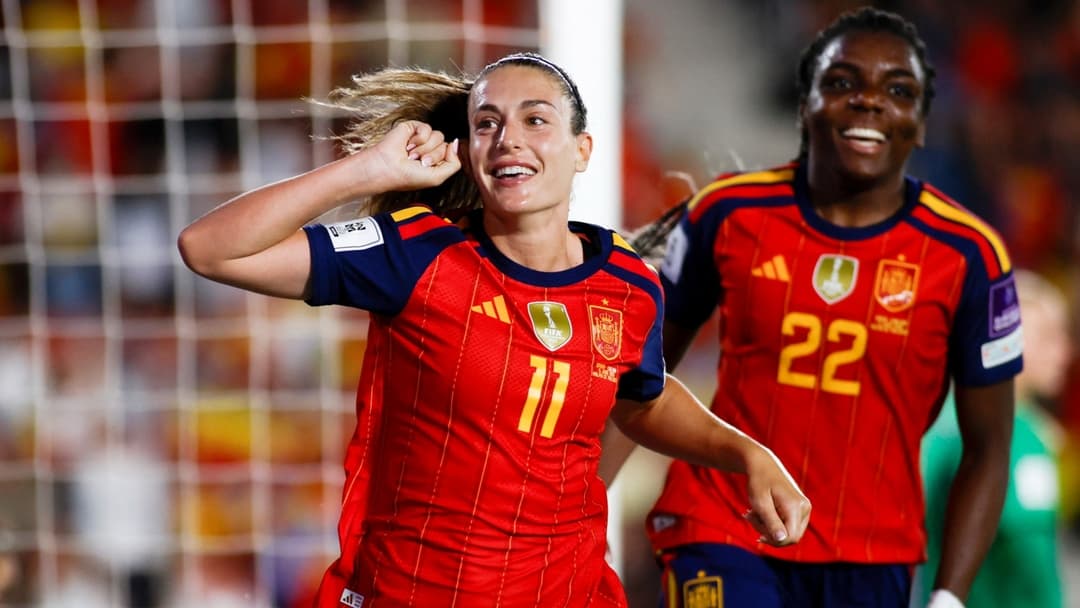 Jugadora de España celebrando un gol durante el partido