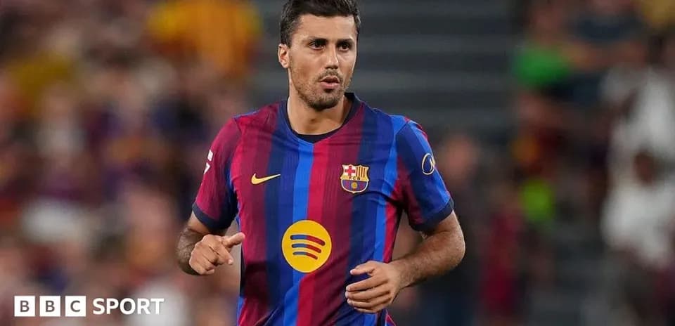 Jugador de Barcelona corriendo durante un partido