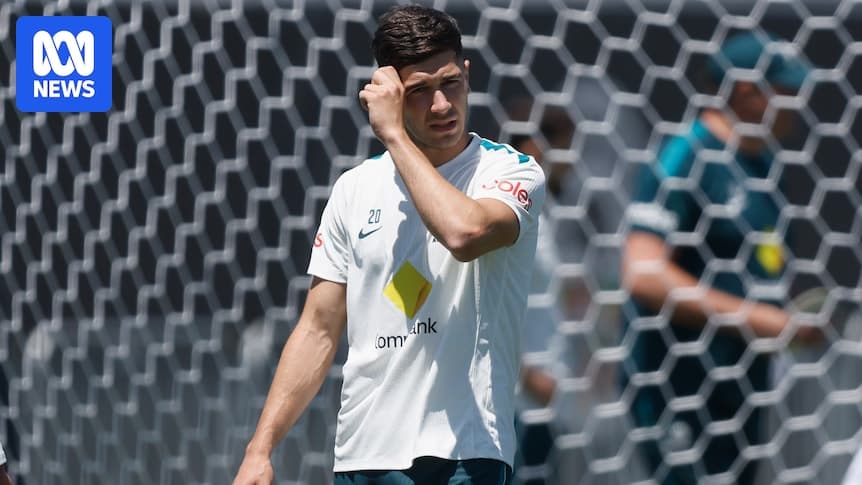 Jugador en entrenamiento junto a la portería