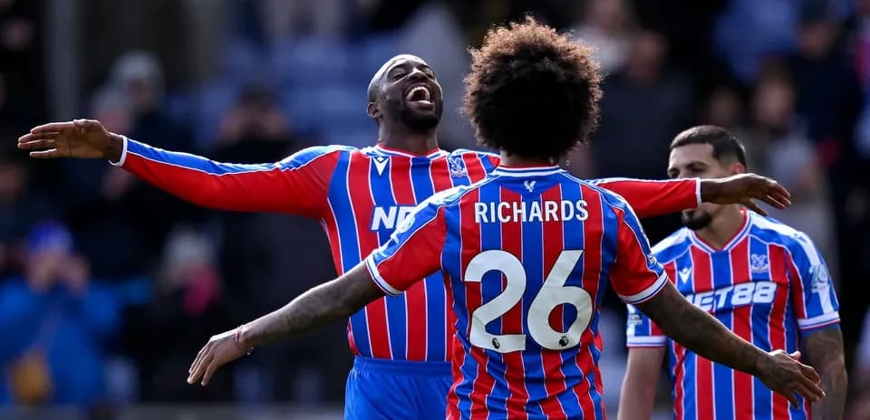 Jugadores de Crystal Palace celebrando un gol