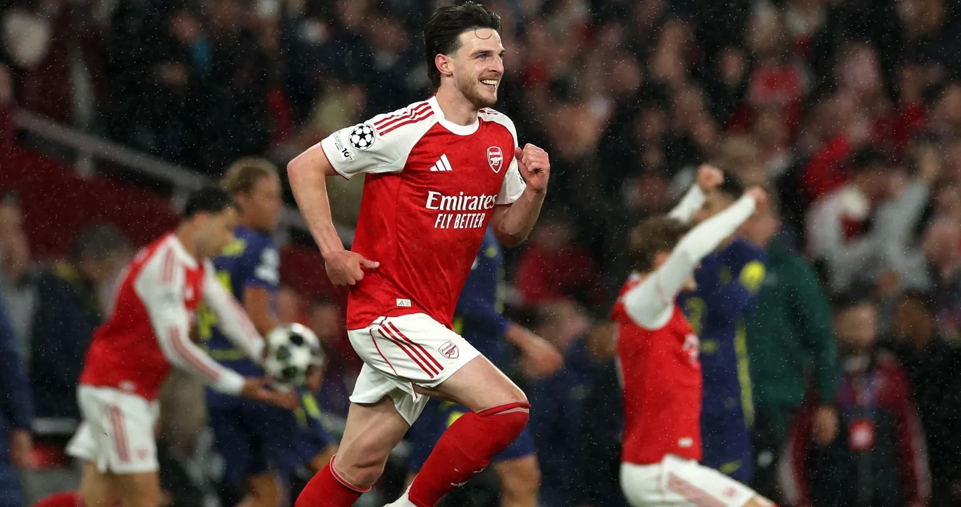 Jugador de Arsenal celebrando un gol en el partido